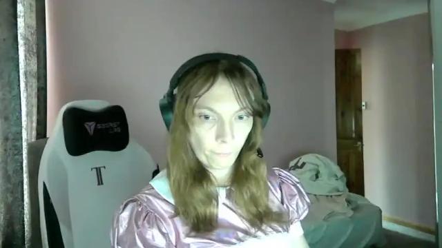 Thumbnail 1, sissymaidsummer's Stream at Chaturbate, 24 months ago