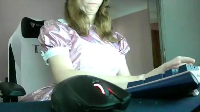 Image 3 of sissymaidsummer Stream on Chaturbate on 24 months ago