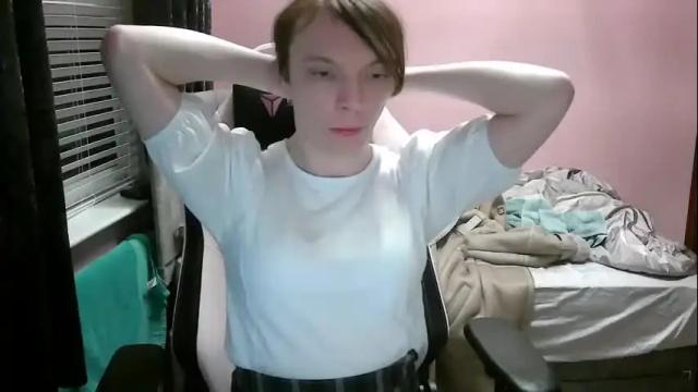 Image 2 of sissymaidsummer Stream on Chaturbate on 23 months ago