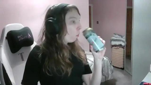 Image 10 of sissymaidsummer Stream on Chaturbate on 21 months ago