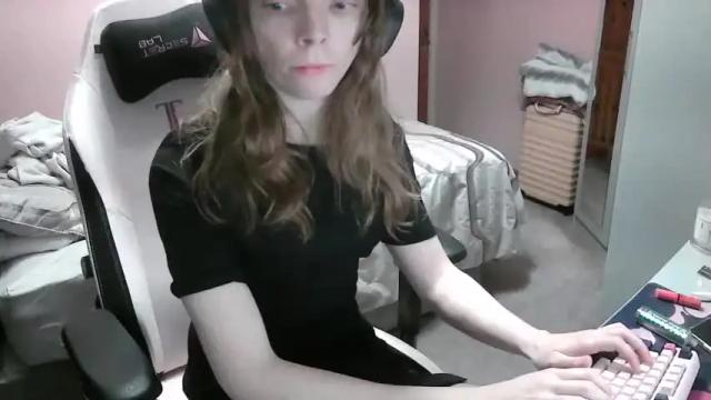 Image 12 of sissymaidsummer Stream on Chaturbate on 21 months ago