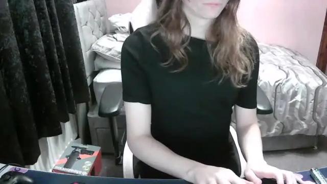 Image 4 of sissymaidsummer Stream on Chaturbate on 21 months ago