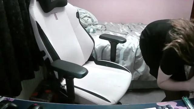 Image 6 of sissymaidsummer Stream on Chaturbate on 21 months ago