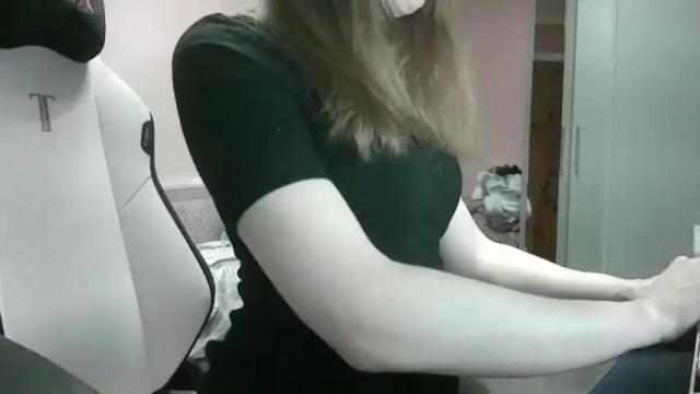 Image 10 of sissymaidsummer Stream on Chaturbate on 21 months ago