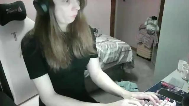 Image 4 of sissymaidsummer Stream on Chaturbate on 21 months ago