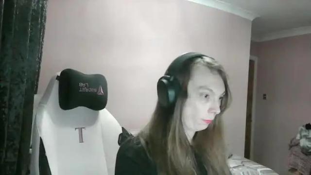 Image 6 of sissymaidsummer Stream on Chaturbate on 21 months ago