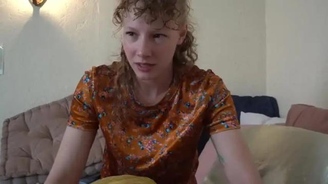 Image 2 of sistinehashands Stream on Chaturbate on 16 months ago