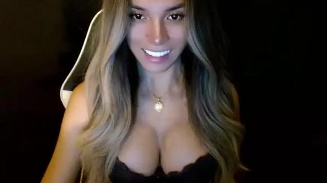Image 10 of sizzling_cassie Stream on Chaturbate on 18 months ago
