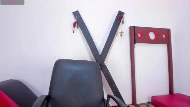 Image 4 of skarleth018 Stream on Chaturbate on 3 months ago