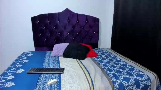 Image 10 of skarleth018 Stream on Chaturbate on 4 months ago