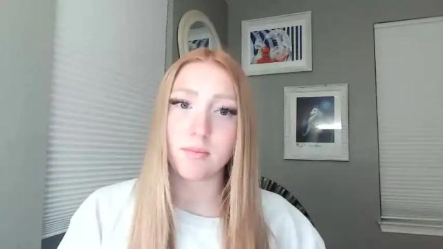 Image 12 of skibunny1821 Stream on Chaturbate on 18 months ago