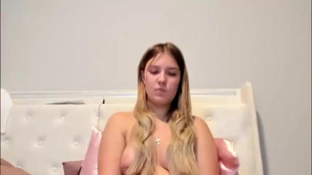 Image 3 of skiimaskabby Stream on Chaturbate on 4 months ago