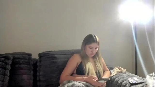 Image 6 of skiimaskabby Stream on Chaturbate on 2 months ago