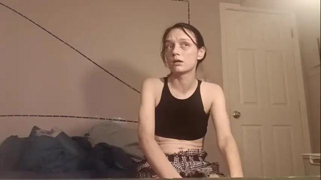 Image 10 of skiniminitits Stream on Chaturbate on 2 days ago