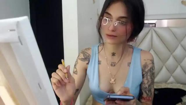 Image 12 of skinny__lisa Stream on Chaturbate on 18 months ago