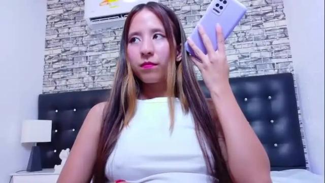 Image 2 of skinny_hottie18 Stream on Chaturbate on 4 days ago