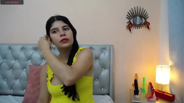 Image 7 of skinny_lina Stream on Chaturbate on 17 months ago