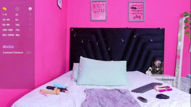 Image 4 of skinnyandcute_ Stream on Chaturbate on 1 month ago