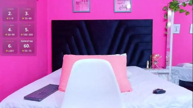 Image 6 of skinnyandcute_ Stream on Chaturbate on 1 month ago