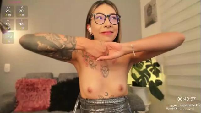 Image 2 of skinnyflower Stream on Chaturbate on 3 months ago