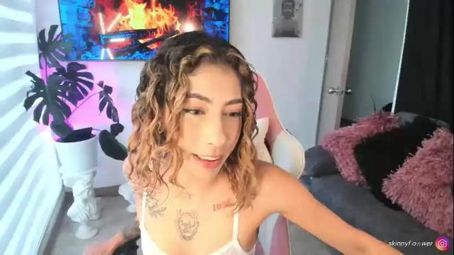 Image 4 of skinnyflower Stream on Chaturbate on 1 month ago