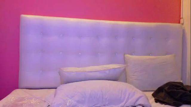Image 2 of skinnyneighbour_ Stream on Chaturbate on 1 month ago