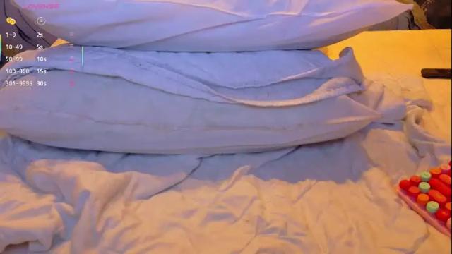 Image 10 of skinnyneighbour_ Stream on Chaturbate on 25 days ago
