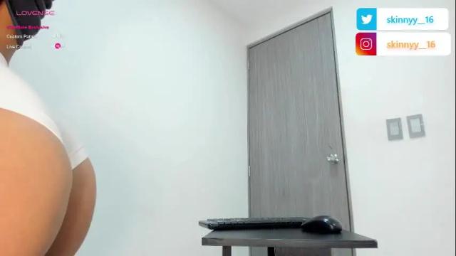 Image 10 of skinnyy_16 Stream on Chaturbate on 2 months ago