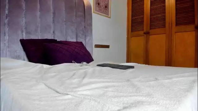 Image 2 of sky_caroline Stream on Chaturbate on 7 days ago