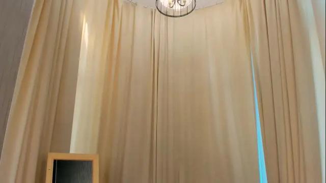 Image 2 of skye_shy Stream on Chaturbate on 24 days ago