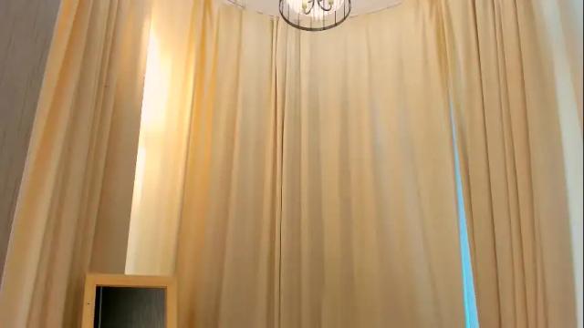 Image 4 of skye_shy Stream on Chaturbate on 24 days ago