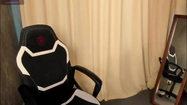 Image 2 of skye_shy Stream on Chaturbate on 5 months ago