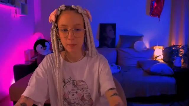 Image 3 of skyewavy Stream on Chaturbate on 1 month ago