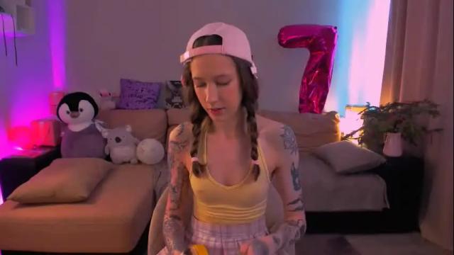 Image 2 of skyewavy Stream on Chaturbate on 4 days ago