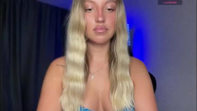 Image 3 of skyffi Stream on Chaturbate on 1 month ago