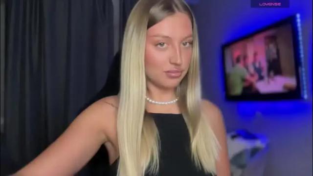 Image 2 of skyffi Stream on Chaturbate on 28 days ago