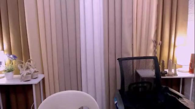Image 2 of skylarvox_ Stream on Chaturbate on 1 month ago
