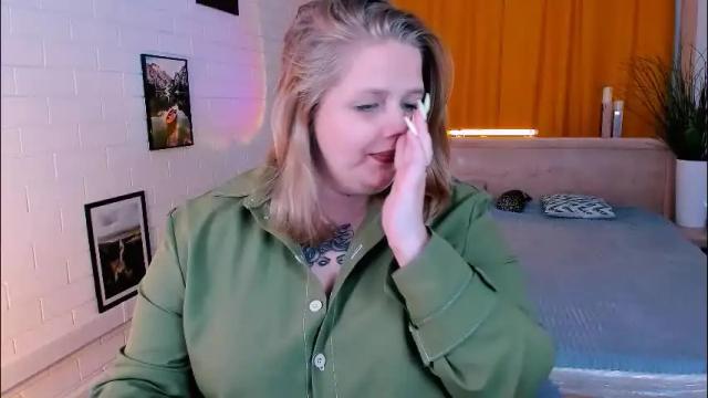 Image 2 of sladadeew Stream on Chaturbate on 1 month ago