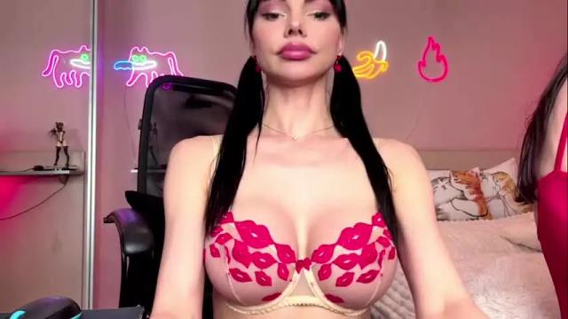 Image 3 of slemgem Stream on Chaturbate on 1 month ago