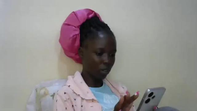 Image 10 of slender_ebony Stream on Chaturbate on 14 months ago