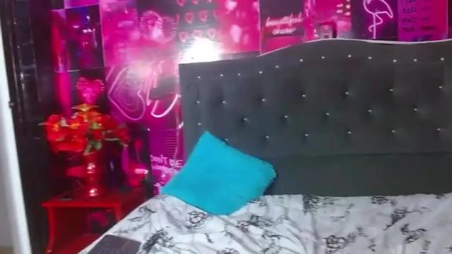 Image 3 of slim_canela Stream on Chaturbate on 25 months ago