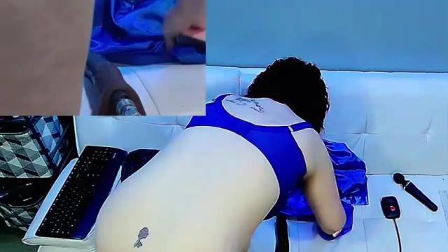 Image 7 of slippery_when_whet Stream on Chaturbate on 13 months ago