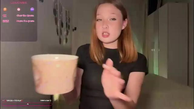 Image 3 of slola_li Stream on Chaturbate on 2 months ago
