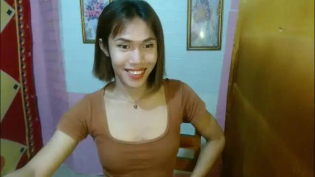 Image 3 of slutqueen_raz Stream on Chaturbate on 2 months ago