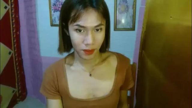 Image 7 of slutqueen_raz Stream on Chaturbate on 2 months ago