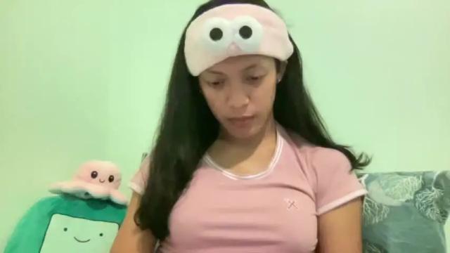 Image 7 of sluttybarbiedoll Stream on Chaturbate on 16 months ago