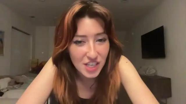 Image 12 of sluttylilsister Stream on Chaturbate on 16 months ago