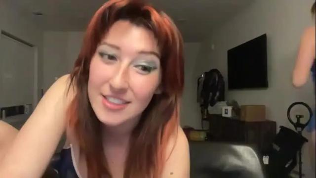 Image 7 of sluttylilsister Stream on Chaturbate on 16 months ago