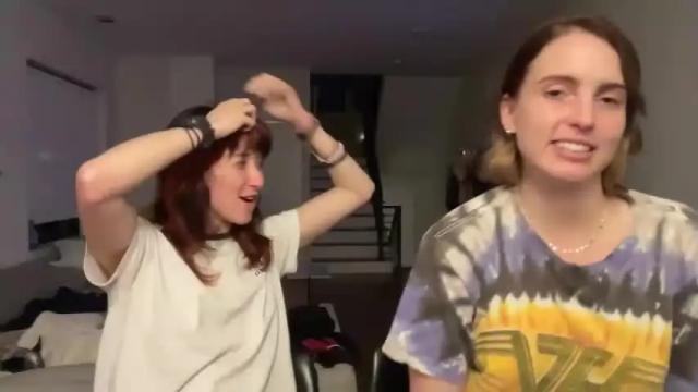 Image 11 of sluttylilsister Stream on Chaturbate on 16 months ago