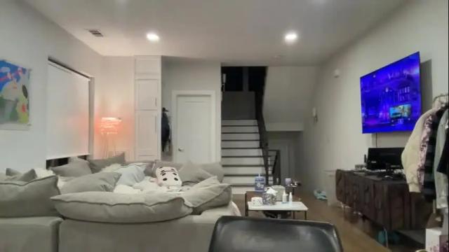 Image 11 of sluttylilsister Stream on Chaturbate on 1 month ago